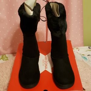 Brand new women's size 8 black boots